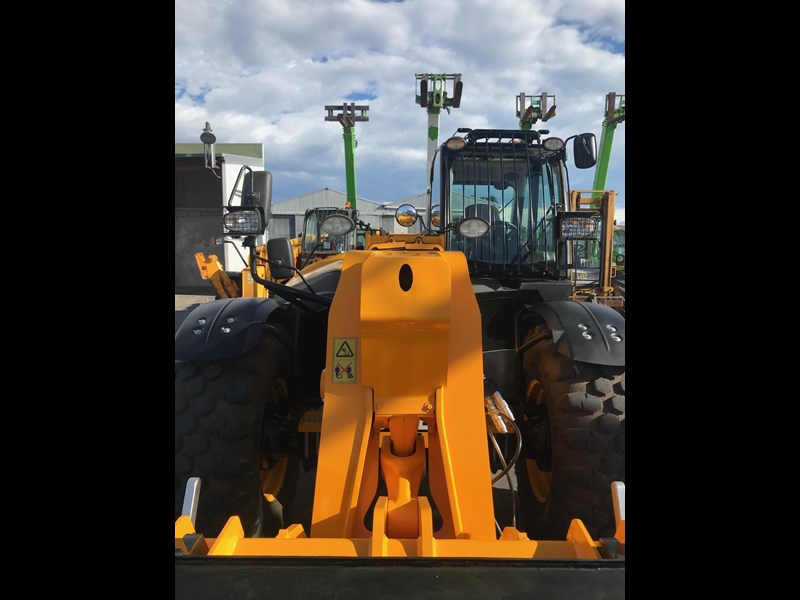 jcb 560-80 41708 011
