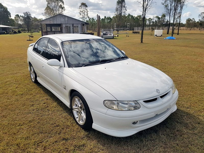 holden commodore ss 936737 007