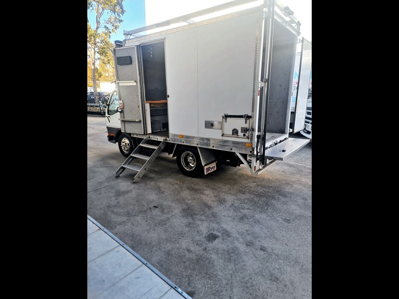 mitsubishi canter 2.0 951968 007