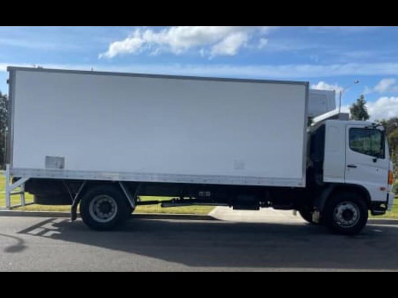 hino gh 958672 001