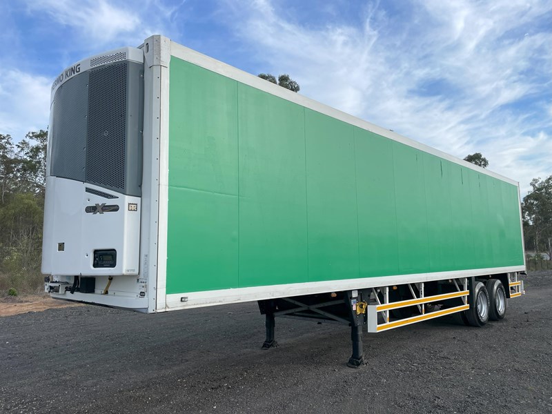 schmitz bogie 45ft fridge van 958813 001