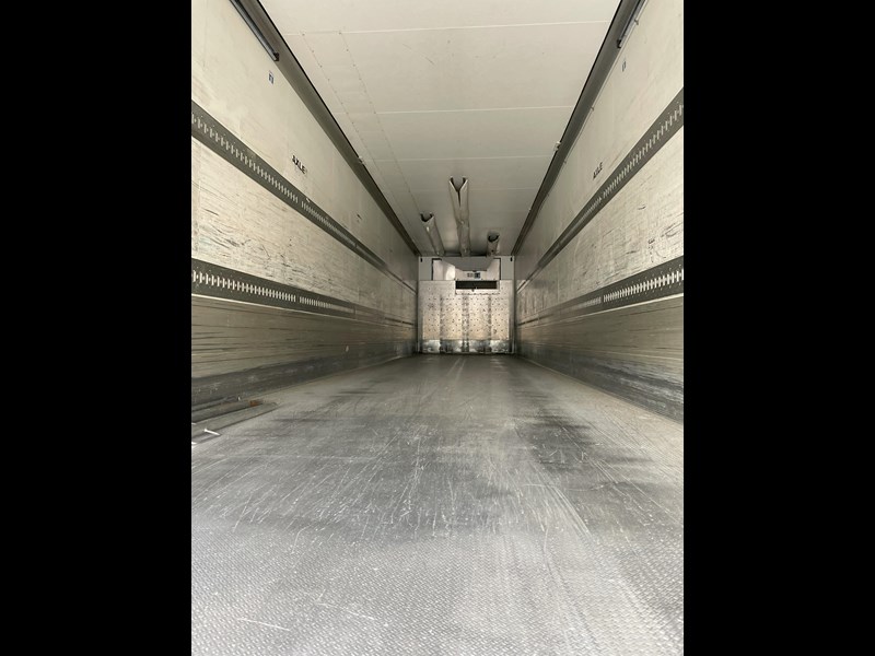 schmitz bogie 45ft fridge van 958813 007
