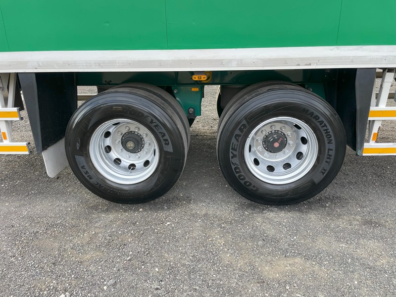 schmitz bogie 45ft fridge van 958813 025