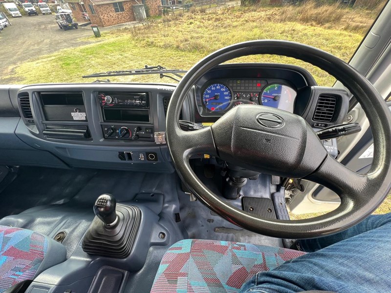 hino gt1j 949981 061