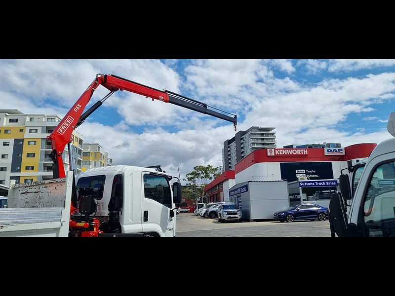 isuzu f series 956705 011