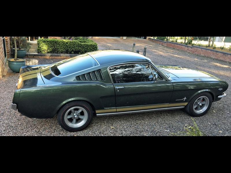 ford mustang 963919 003