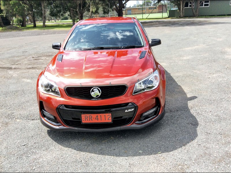 holden commodore ss 977801 009