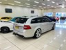 holden commodore 864980 008