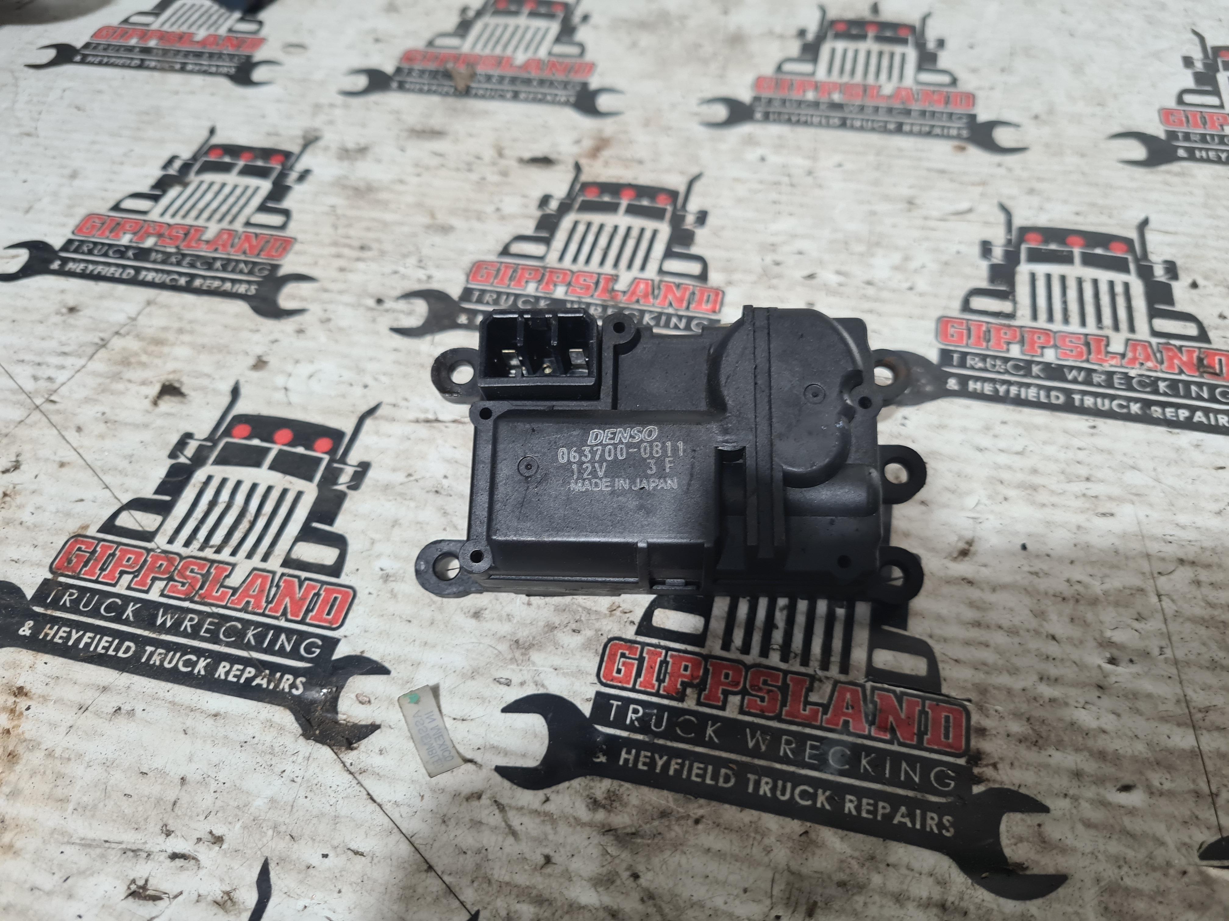UNKNOWN HEATER VENT FLAP CONTROL ACTUATOR MOTOR 0637000811
