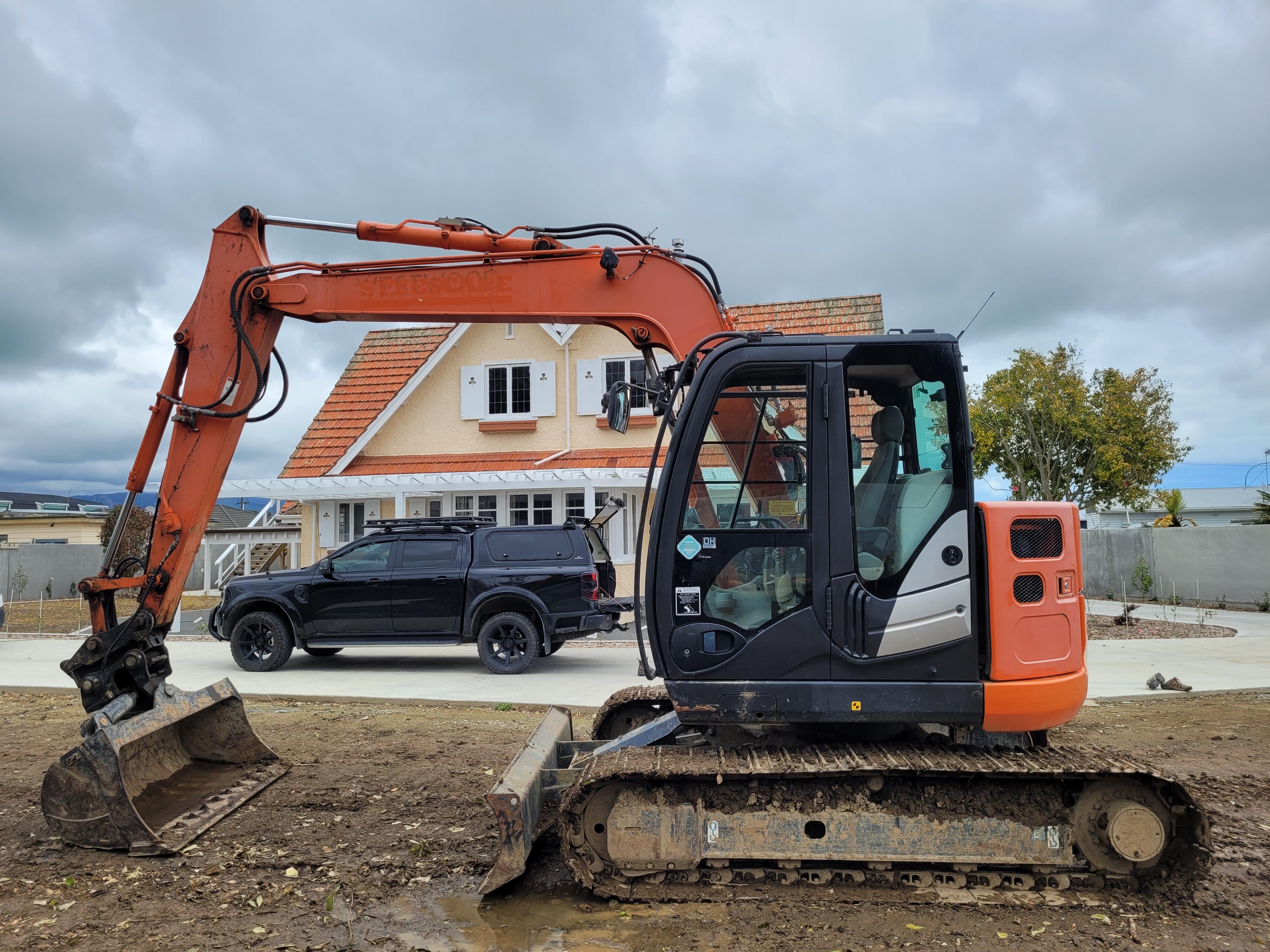 まちこ  2014-年HITACHI ZX75US-3 小型挖掘机- CoMacPro