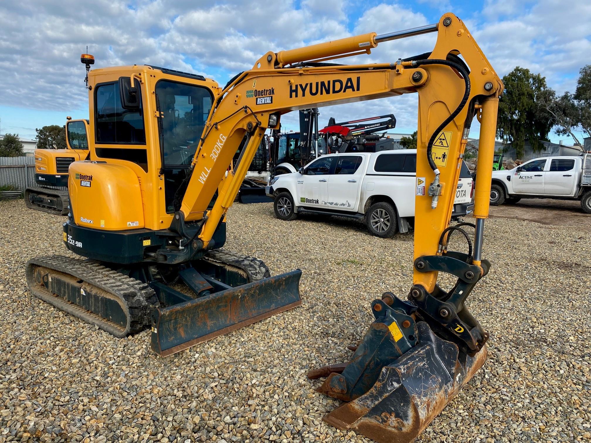 2023 HYUNDAI R35Z-9 for sale (refcode TA1228503)