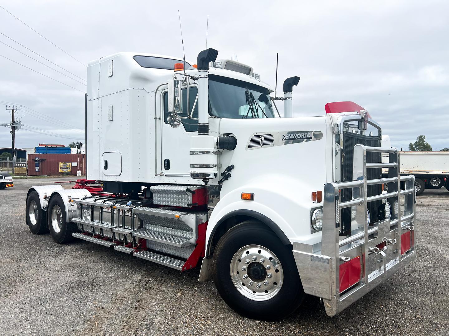504-023 1/32 ケンワース T909 PRIME MOVER ブラック Kenworth T700