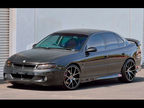 Hsv Vtii Gts R Sells For Half Its Estimate At Mecum Auction