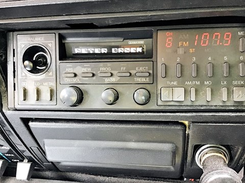 HDT VK Director original radio