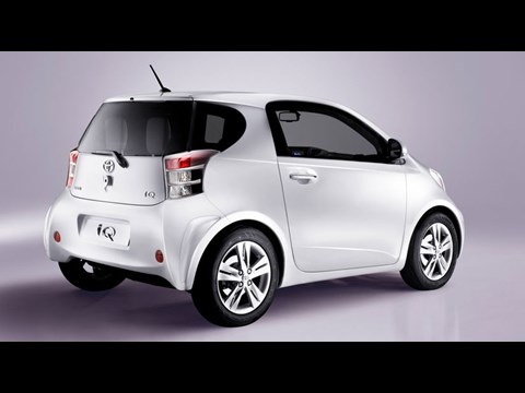 Toyota iQ micro sized car now available in Oz