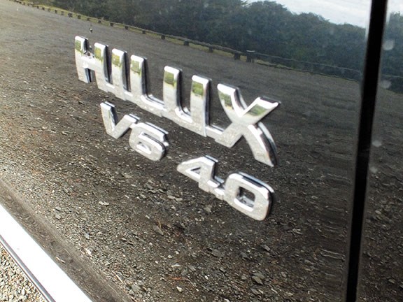 Toyota Hilux SR5 4WD Double Cab