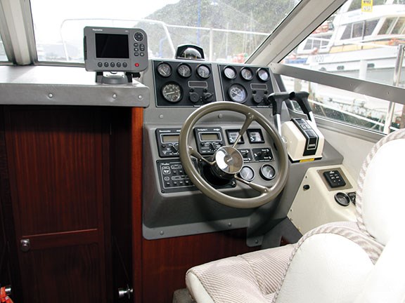 Sealine 305 Flybridge Cruiser