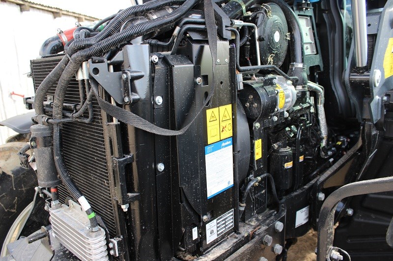 New Holland T6 160 Auto Command engine
