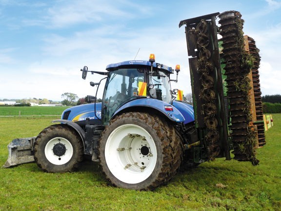New Holland T6080 Elite tractor 2