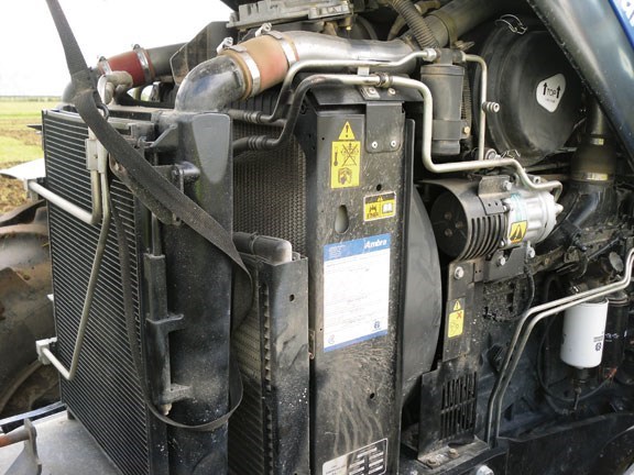 New Holland T6080 Elite tractor engine