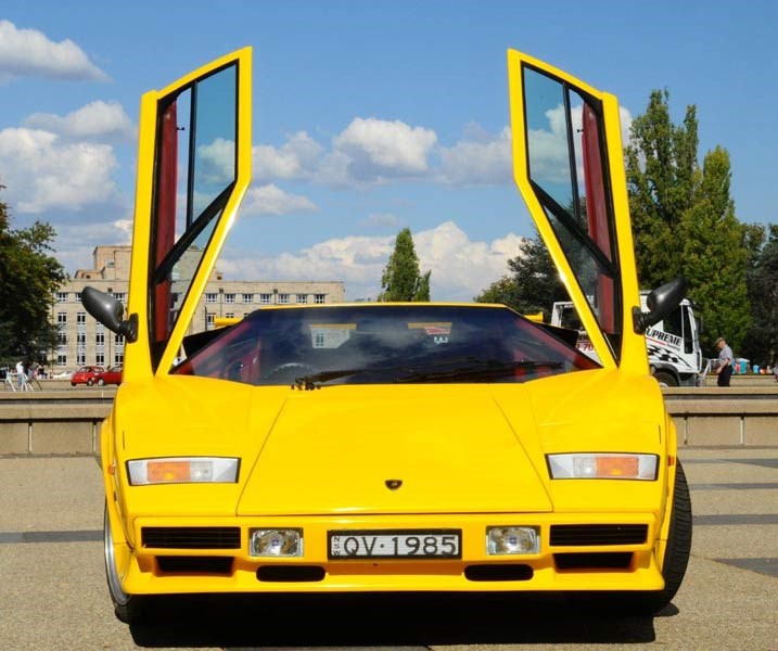 Auto Italia - Lamborghini Countach