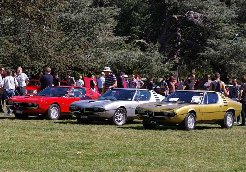 Auto Italia: Alfa Romeo Montreal