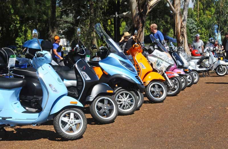 Auto Italia: Scooters