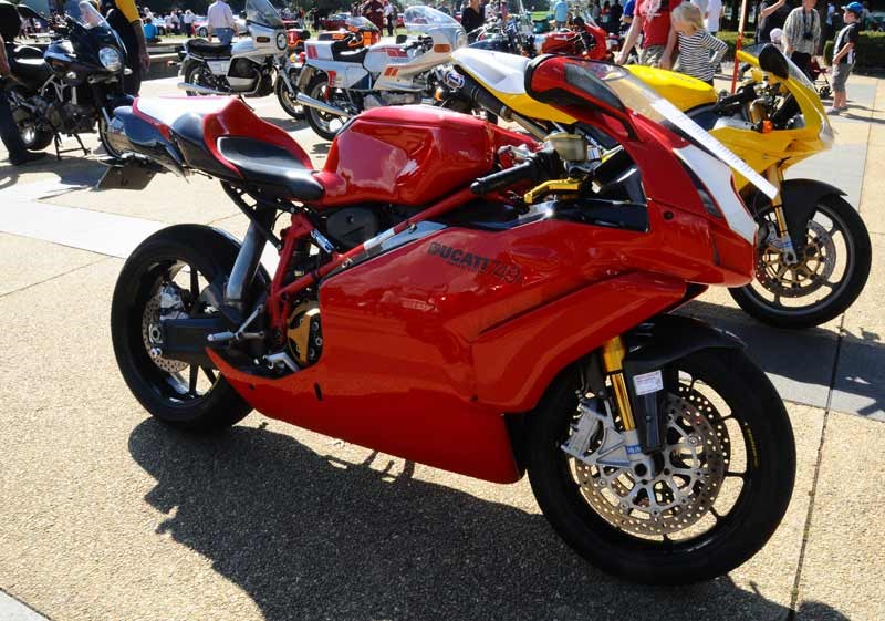 Auto Italia: Ducati display