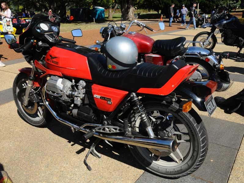 Auto Italia: Moto Guzzi