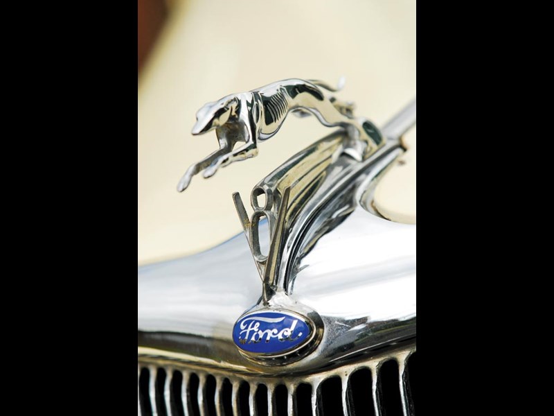  Ford V8 (1932-48)