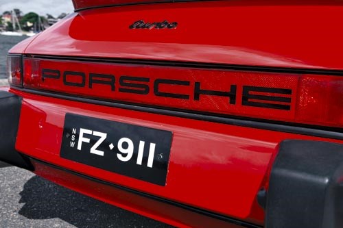 Porsche 911 Turbo - 930