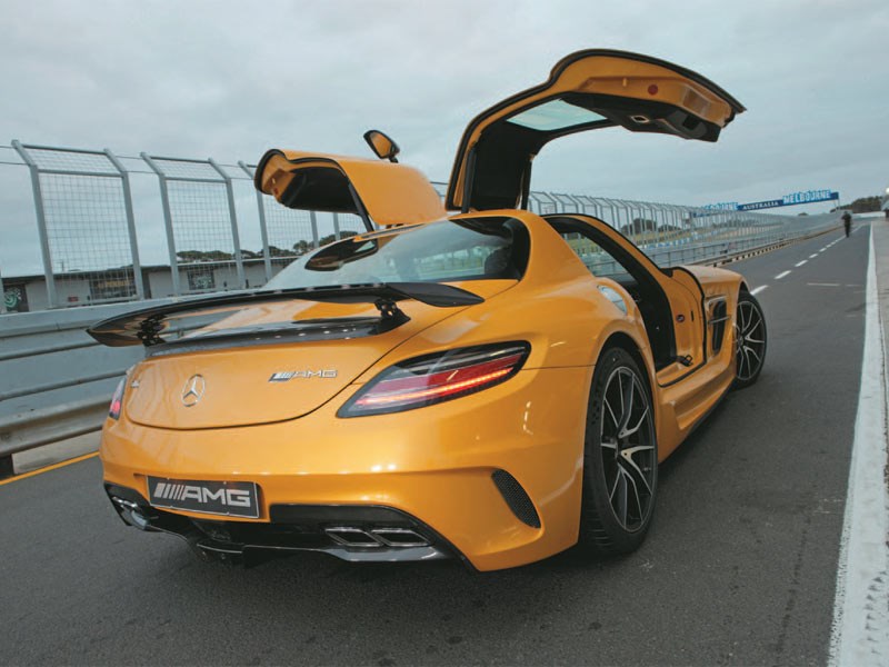 Mercedes-Benz SLS Black