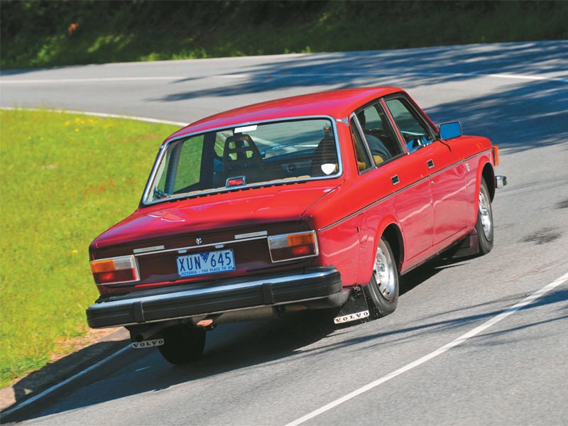 FG Falcon Ecoboost vs Peugeot 504 vs Volvo 144