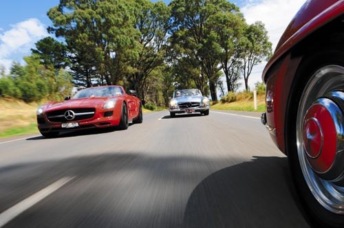 Mercedes-Benz SLS AMG vs 190SL vs 300SL