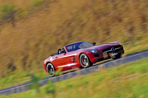 Mercedes-Benz SLS AMG vs 190SL vs 300SL