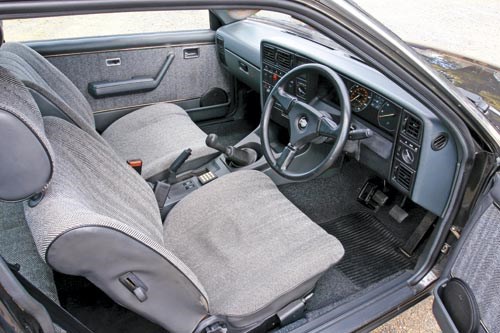 HDT Monza interior