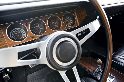 Dodge Hemi Challenger interior