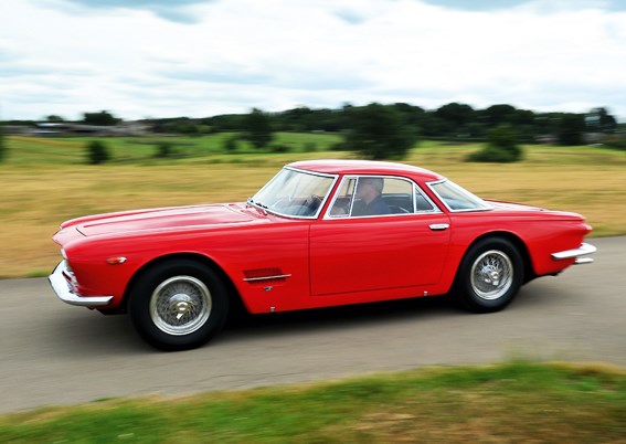 Ferrari 500 Superfast v Maserati 5000GT 