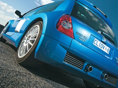 Renault Clio V6 255