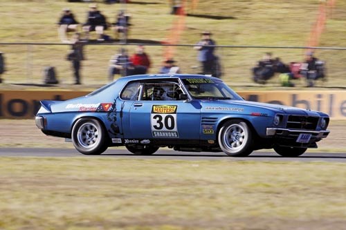 holden hq monaro side view