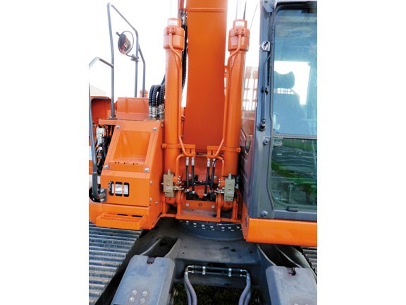 doosan-copy-4.jpg