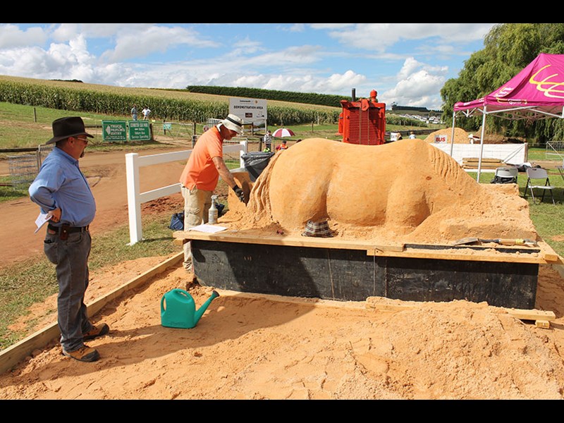 Farm World 2014 sand scupture