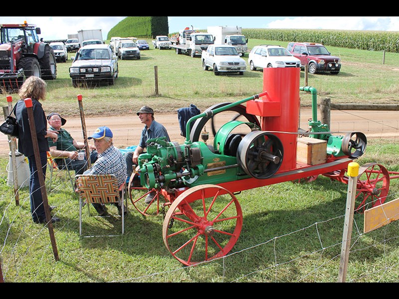 Farm World 2014 vintage tractors5