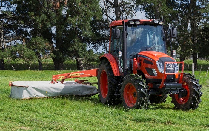 Kioti PX1002 Cabin tractor with mower
