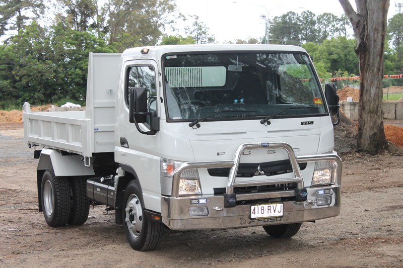 Mitsubishi Fuso Canter 715 truck Review