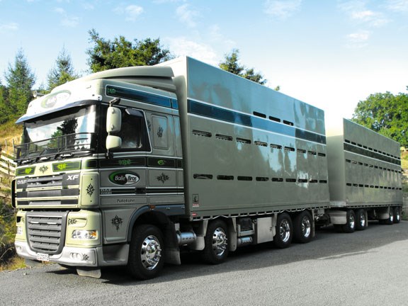 DAF XF 105 truck