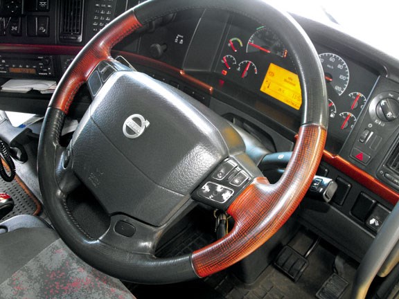 Volvo FH16 truck steering wheel