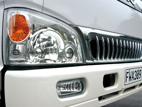 JAC HFC1061K truck grille and lights