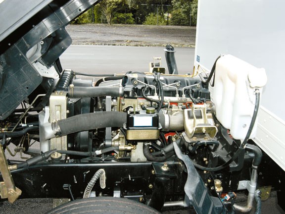 jac trucks hfc1061k 3.8-litre cummins isf diesel engine