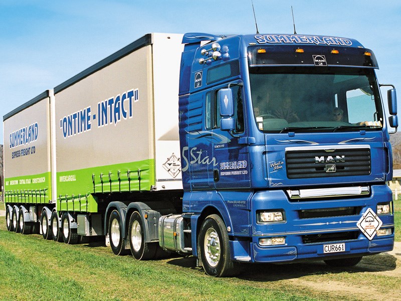 The super impressive big blue ex-demonstrator MAN 26.540—the first of its kind in the country—pictured at the Alexandra Truck Show in 2005